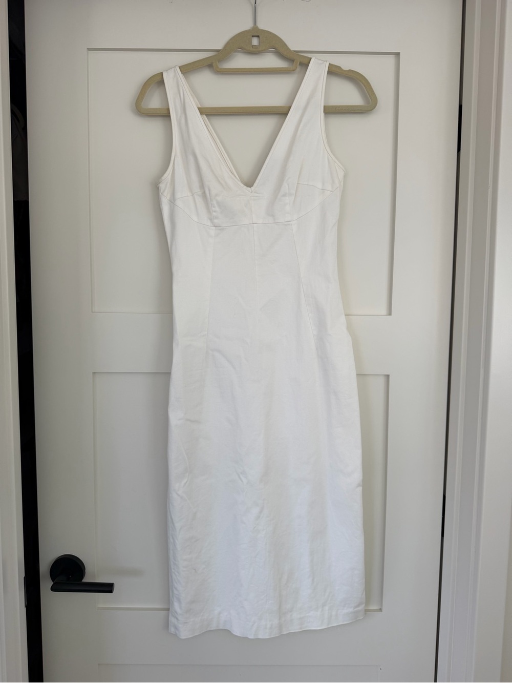 Dolce & Gabbana White Sleeveless V-Neck Midi Dress